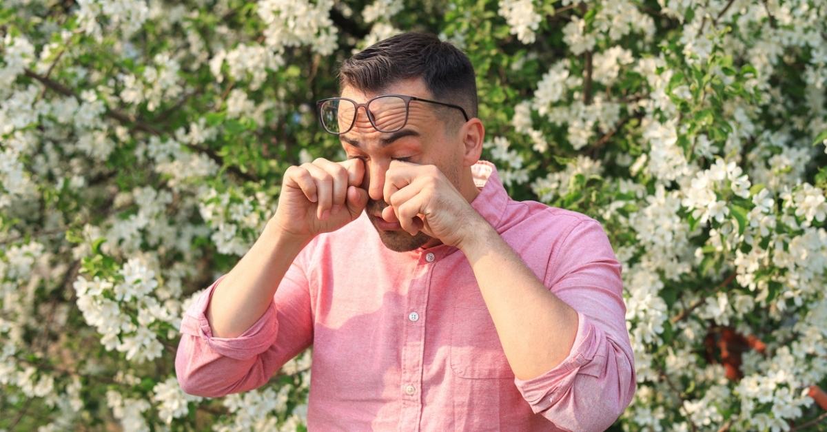 Is It Pink Eye? The Difference Between Pink Eye vs Allergies